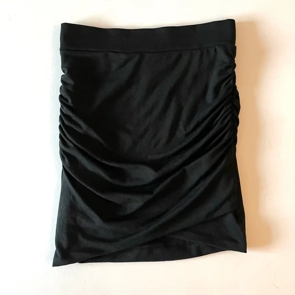 Banana Republic Black Ruched Soft Knit Bodycon Mini Skirt Size XS - Picture 1 of 15